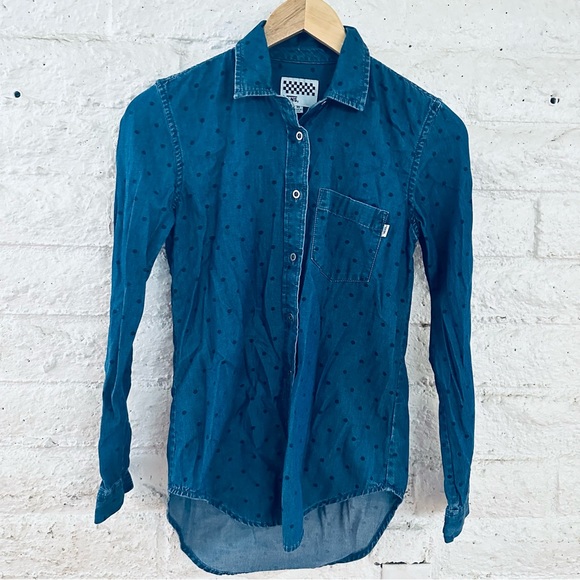Vans Denim Polka Dot Denim top
Button Down
sizeXS blue - Picture 2 of 7